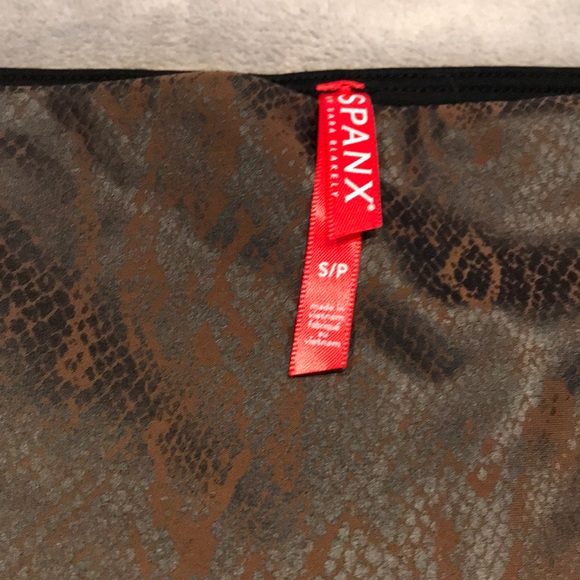 NWT SPANX SNAKE PRINT FAUX LEATHER LEGGINGS - Picture 6 of 8